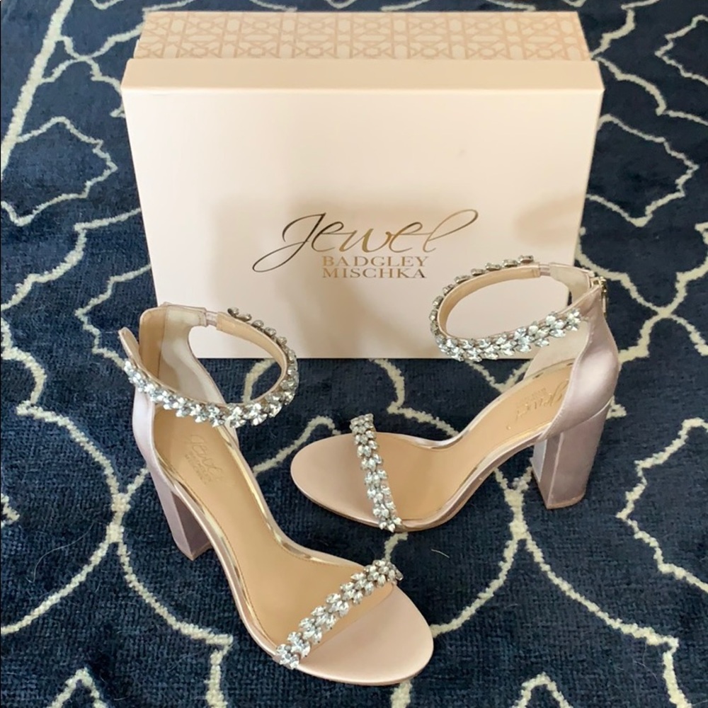 Jewel by Badgley Mischka Mayra Block Heel